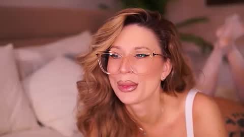 Ava online show from 02/17/26, 03:47