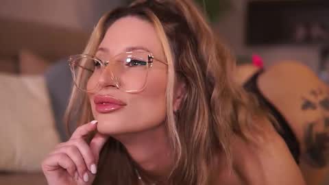 Ava online show from 03/04/26, 04:40