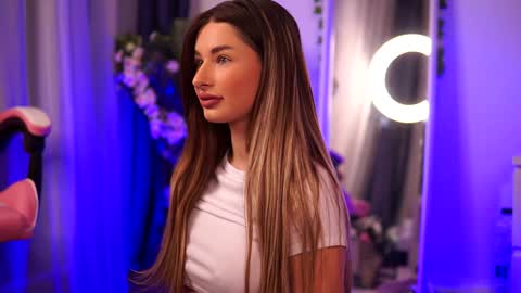 Snapshot of avashay chatting on 02/03/25, 10:21 Carina online show from 02/03/25, 10:21