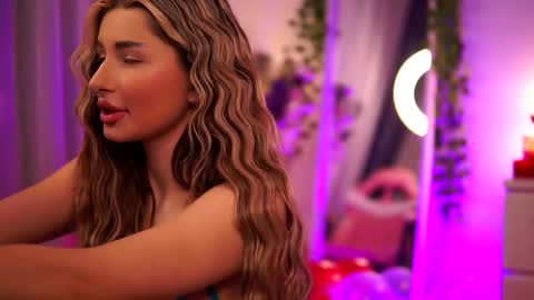 Snapshot of avashay chatting on 02/12/25, 11:51 Carina online show from 02/12/25, 11:51