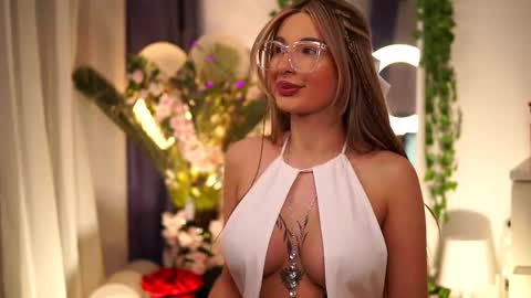 Snapshot of avashay chatting on 02/19/25, 11:25 Carina online show from 02/19/25, 11:25