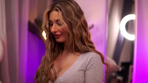 Snapshot of avashay chatting on 03/02/25, 11:09 Carina online show from 03/02/25, 11:09