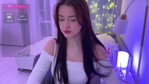 Snapshot of aveme_melissa chatting on 02/09/25, 11:25 aveme_melissa online show from 02/09/25, 11:25