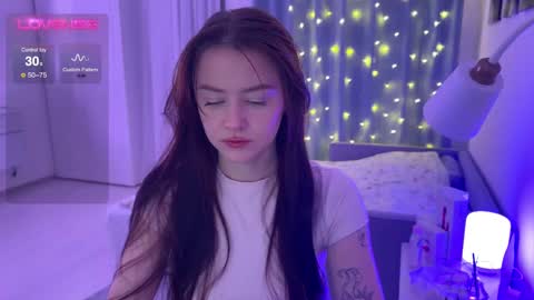 Snapshot of aveme_melissa chatting on 02/12/25, 08:18 aveme_melissa online show from 02/12/25, 08:18