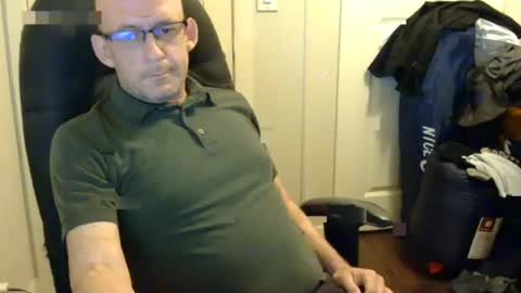 Snapshot of averagejerkoff chatting on 07/29/26, 02:48 averagejerkoff online show from 07/29/26, 02:48