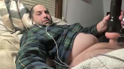 Snapshot of averagejoe345977 chatting on 02/06/26, 12:37 averagejoe345977 online show from 02/06/26, 12:37