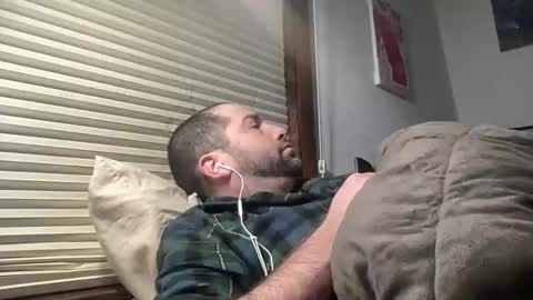 Snapshot of averagejoe345977 chatting on 02/08/26, 06:44 averagejoe345977 online show from 02/08/26, 06:44