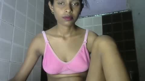 avery_lust01 online show from 05/28/26, 06:10