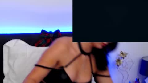 Snapshot of averywillow chatting on 12/31/24, 10:23 AveryWillow online show from 12/31/24, 10:23