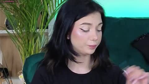 Snapshot of averywillow chatting on 11/02/25, 07:55 AveryWillow online show from 11/02/25, 07:55