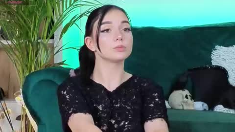 Snapshot of averywillow chatting on 11/04/25, 10:47 AveryWillow online show from 11/04/25, 10:47