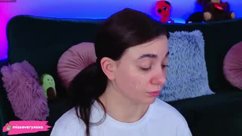 AveryWillow online show from 04/06/26, 10:00