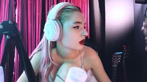 Avriel online show from 09/22/25, 04:36