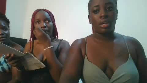 avian_babe1 online show from 06/16/26, 12:24