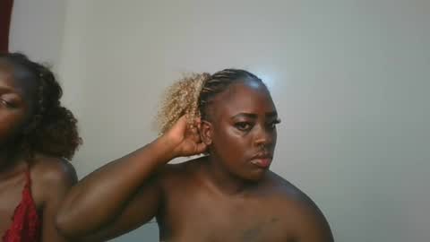 avian_babe1 online show from 07/20/26, 10:39