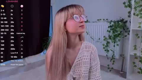 aviaveavi online show from 03/26/26, 02:11