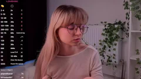 aviaveavi online show from 03/30/26, 03:46