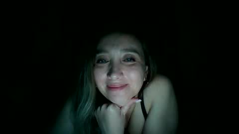 Snapshot of avinelra chatting on 03/30/26, 04:30 avinelra online show from 03/30/26, 04:30