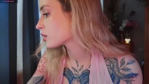 Snapshot of aviva_faith chatting on 06/22/26, 04:48 Aviva online show from 06/22/26, 04:48