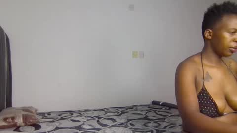 Avril online show from 02/03/26, 07:35