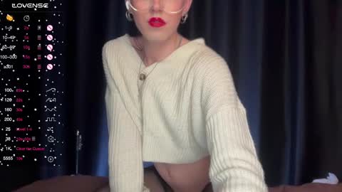 Snapshot of avril_pearly_ chatting on 12/15/24, 08:25 avril_pearly_ online show from 12/15/24, 08:25