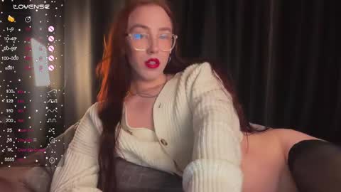 Snapshot of avril_pearly_ chatting on 02/18/25, 09:42 avril_pearly_ online show from 02/18/25, 09:42