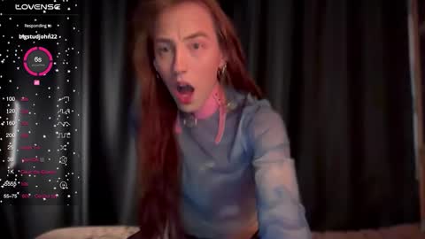 Snapshot of avril_pearly_ chatting on 10/05/25, 11:19 avril_pearly_ online show from 10/05/25, 11:19