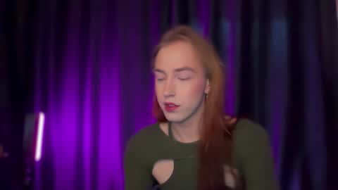 avril_pearly_ online show from 02/10/26, 11:36