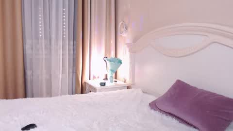 Snapshot of avrora_lew_ chatting on 02/03/25, 12:15 Avrora Inst online show from 02/03/25, 12:15