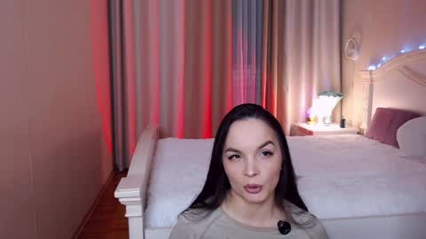 Snapshot of avrora_lew_ chatting on 05/01/26, 10:14 Avrora Inst online show from 05/01/26, 10:14