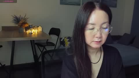 Snapshot of avroraromance chatting on 12/16/24, 02:38 Avrora online show from 12/16/24, 02:38