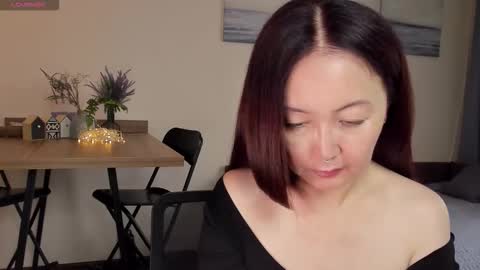 Snapshot of avroraromance chatting on 09/15/25, 01:44 Avrora online show from 09/15/25, 01:44