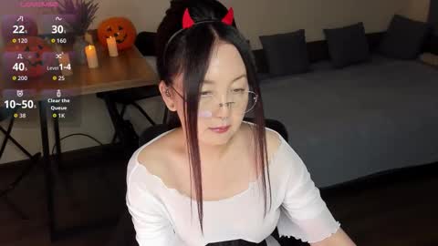 Snapshot of avroraromance chatting on 10/29/25, 02:08 Avrora online show from 10/29/25, 02:08