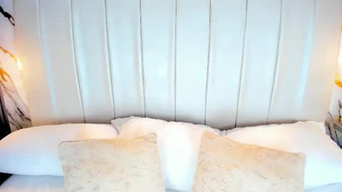 Avy  online show from 10/10/25, 11:42