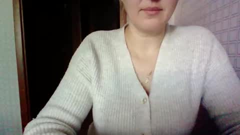 Snapshot of awesomeladyy chatting on 02/14/26, 09:17 awesomeladyy online show from 02/14/26, 09:17