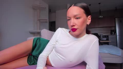 Awgustina online show from 10/20/25, 07:31