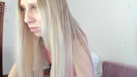 Emily online show from 01/08/25, 01:42