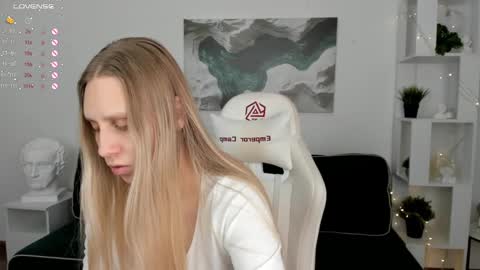 Emily online show from 03/03/25, 02:47