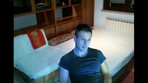 Snapshot of awwwsocutehappynew chatting on 12/27/24, 06:10 HappyNewSky here online show from 12/27/24, 06:10
