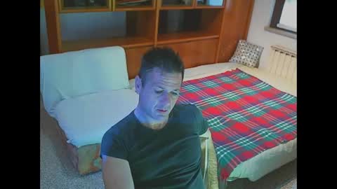 Snapshot of awwwsocutehappynew chatting on 01/14/25, 02:43 HappyNewSky here online show from 01/14/25, 02:43
