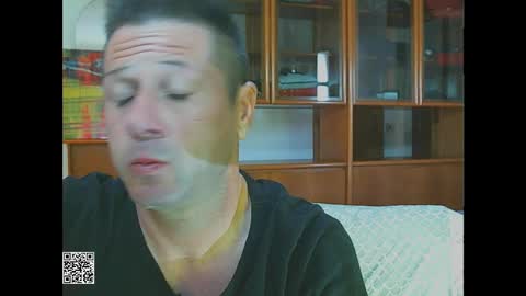 Snapshot of awwwsocutehappynew chatting on 02/06/25, 12:37 HappyNewSky here online show from 02/06/25, 12:37