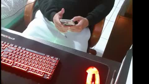 Snapshot of axel264 chatting on 02/01/26, 08:51 Alex online show from 02/01/26, 08:51