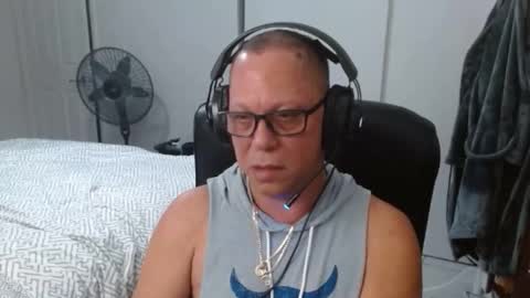 Snapshot of axel264 chatting on 02/04/26, 05:24 Alex online show from 02/04/26, 05:24