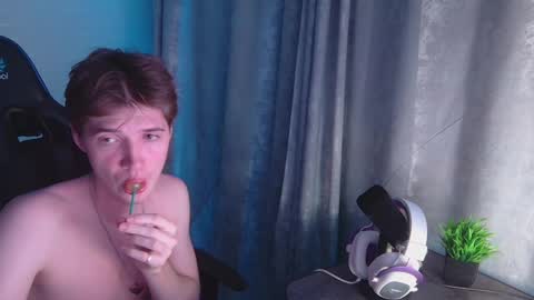 axel_0ne online show from 06/04/26, 08:59