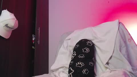 Independiente Model online show from 10/23/25, 09:24