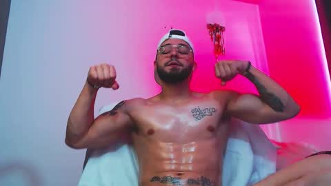 Independiente Model online show from 10/30/25, 02:51