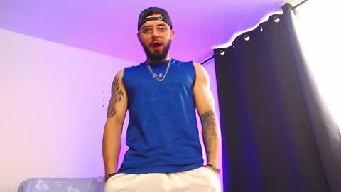 Independiente Model online show from 12/03/25, 12:14