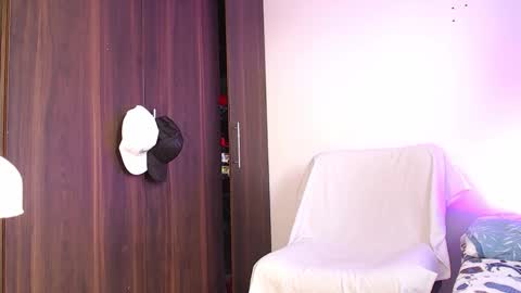 Independiente Model online show from 12/22/25, 07:11