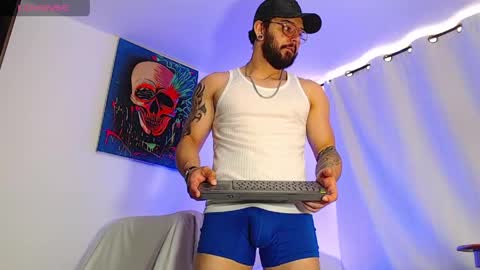 Snapshot of axel_7070 chatting on 05/29/26, 02:26 Independiente Model online show from 05/29/26, 02:26