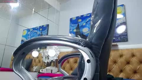 Snapshot of axel_castillo21 chatting on 02/21/26, 08:48 Axel online show from 02/21/26, 08:48